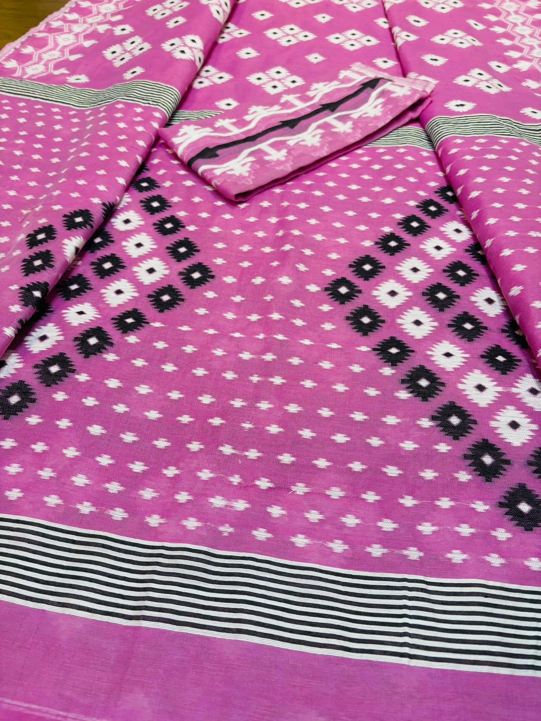 Laal Maati Dhakai Jamdani Saree