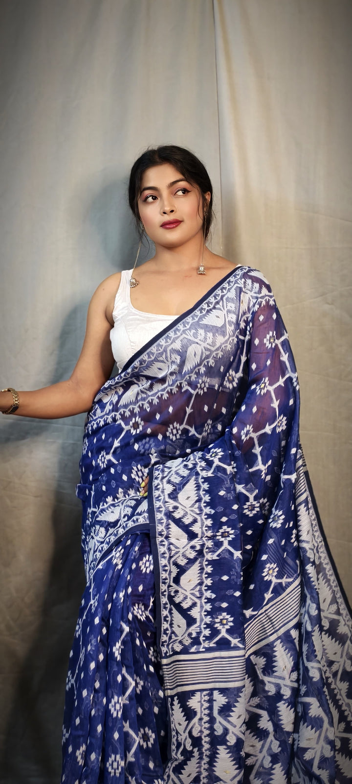 Chitralekha Dhakai Jamdani Saree