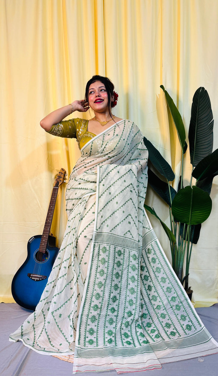 Jolchhobi Dhakai Jamdani Saree