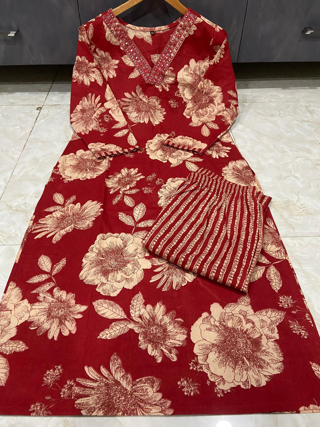 Neeli Baadal Cotton Kurti Set