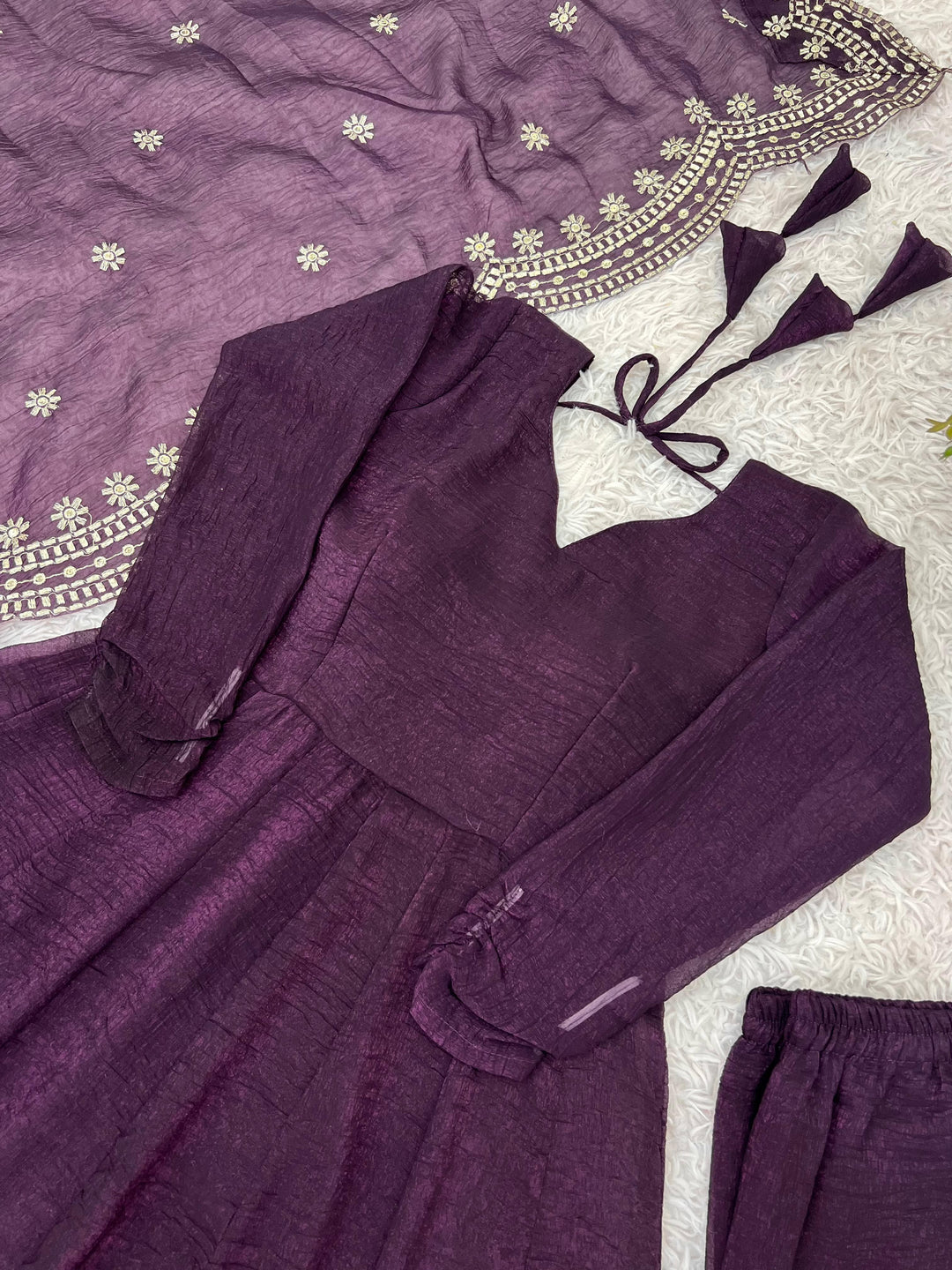Aariza Allure Gown Set