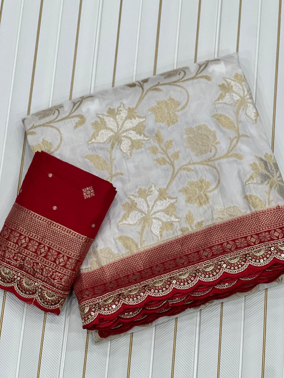 Early Dawn Banarasi Dola Silk Saree