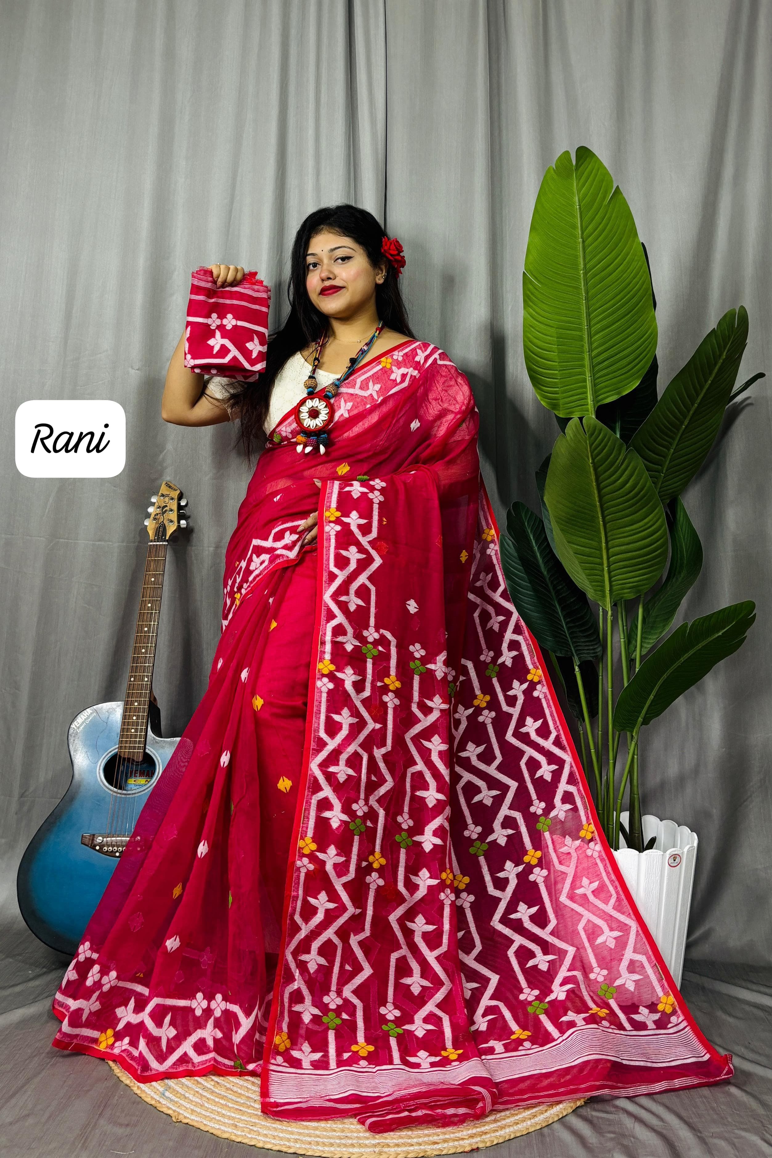 Chorui Pakhi Muslin Dhakai Jamdani Saree – Monamaar