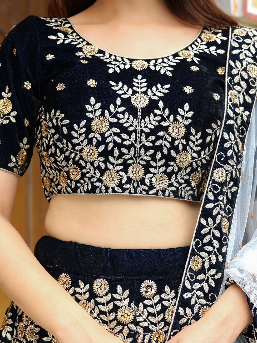 Rang-e-Savera Velvet Lehenga