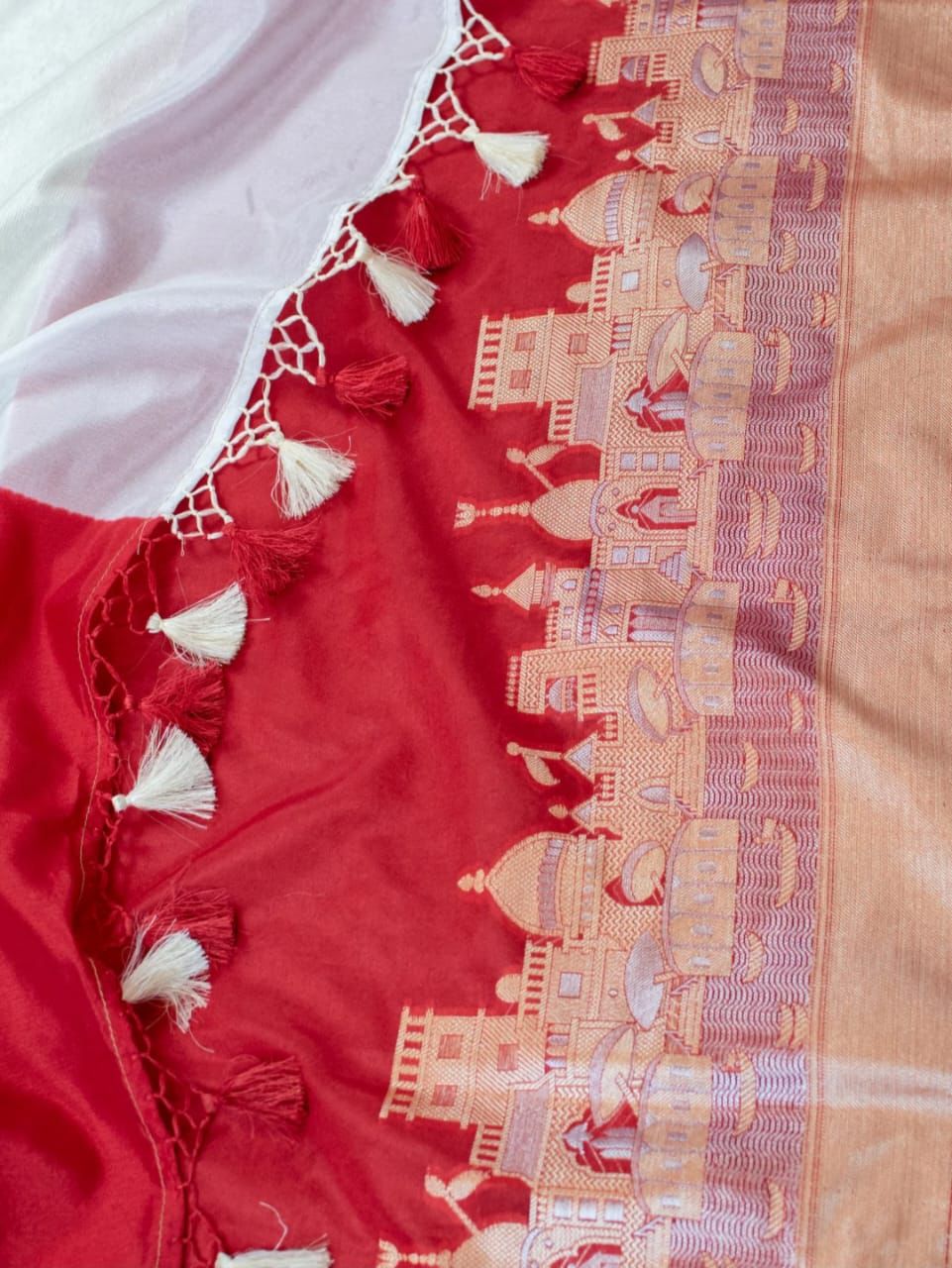 Ganga Ghat Semi Georgette Red White Saree