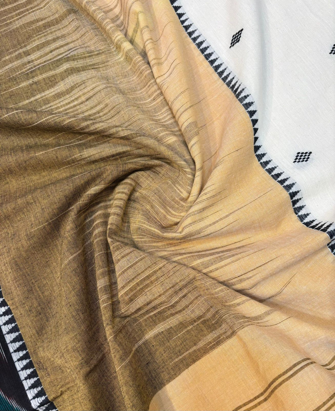 Ikatara - Dhonekhali Cotton Handloom Saree(Dvitiya)