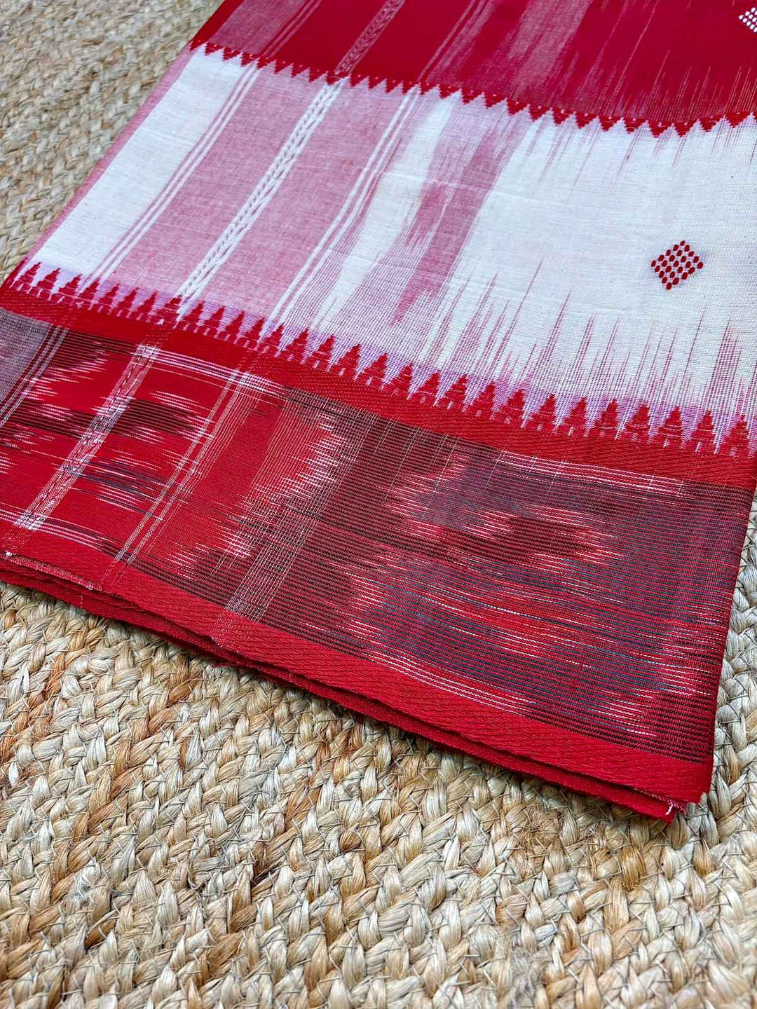 Ikatara - Dhonekhali Cotton Handloom Saree(Tritiya)