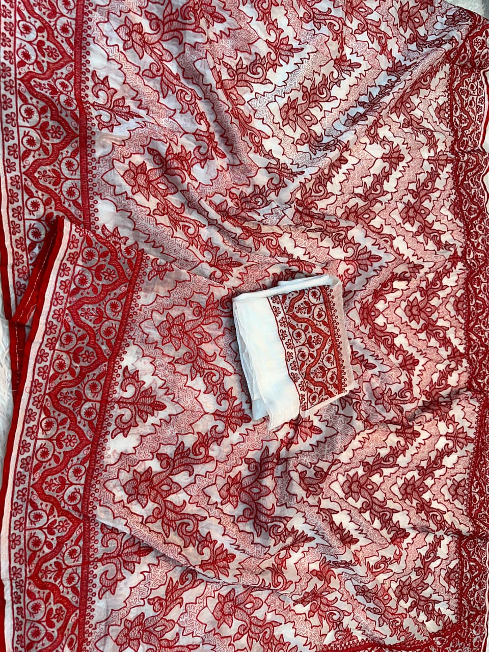 Laal Agomoni Gold Crush Saree