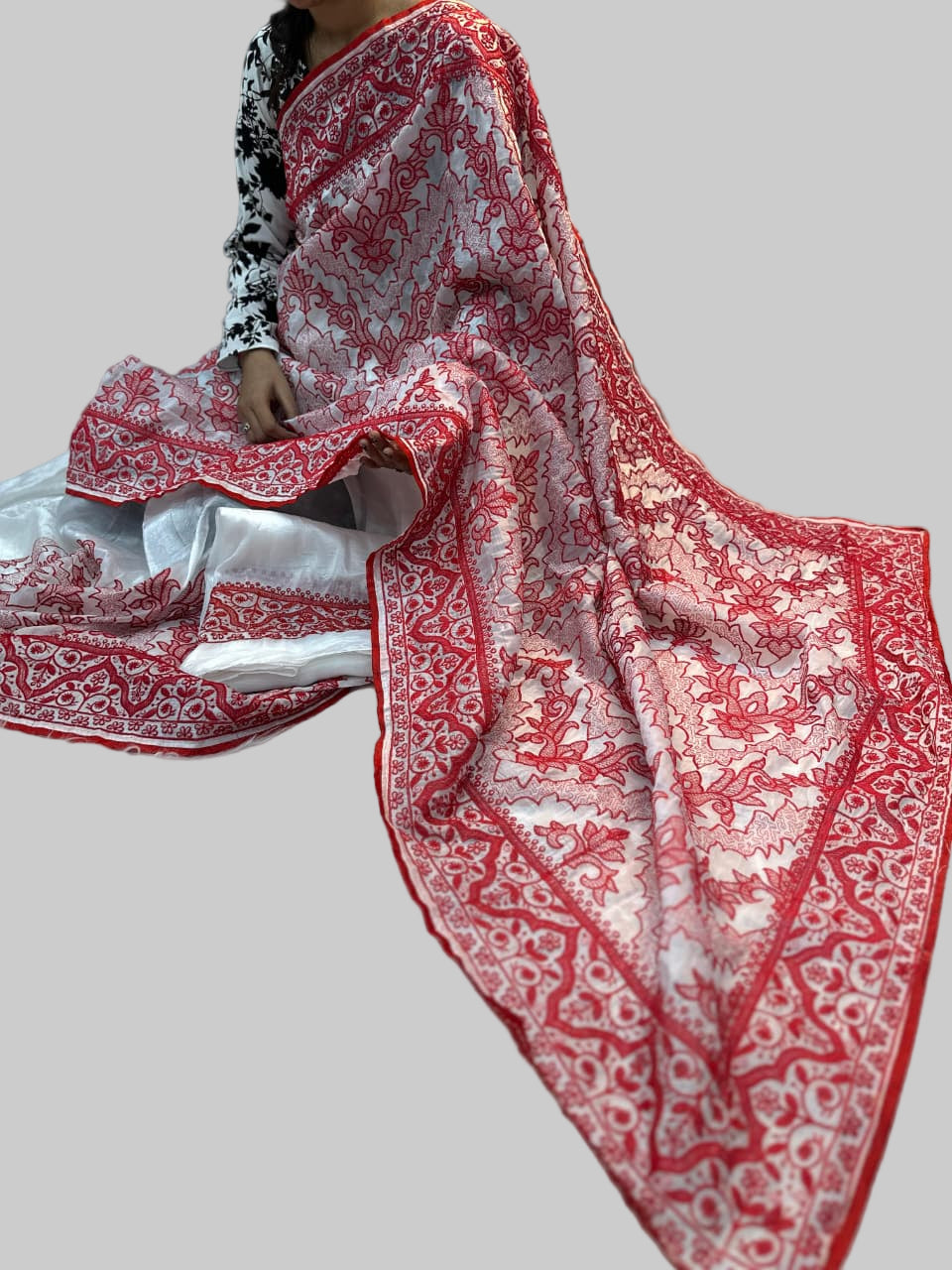 Laal Agomoni Gold Crush Saree