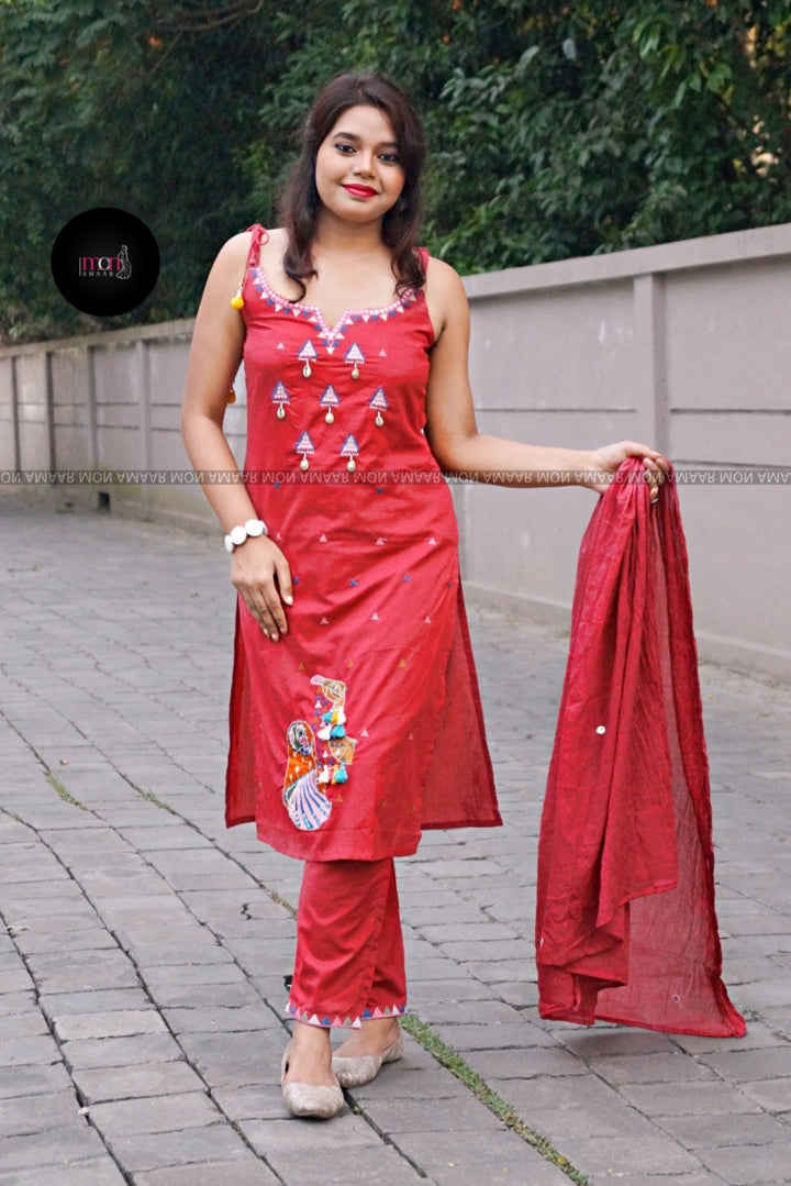 Queenly Aura - New Stylish Cotton Kurti Set