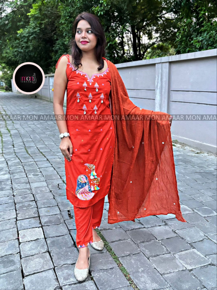 Queenly Aura - New Stylish Cotton Kurti Set