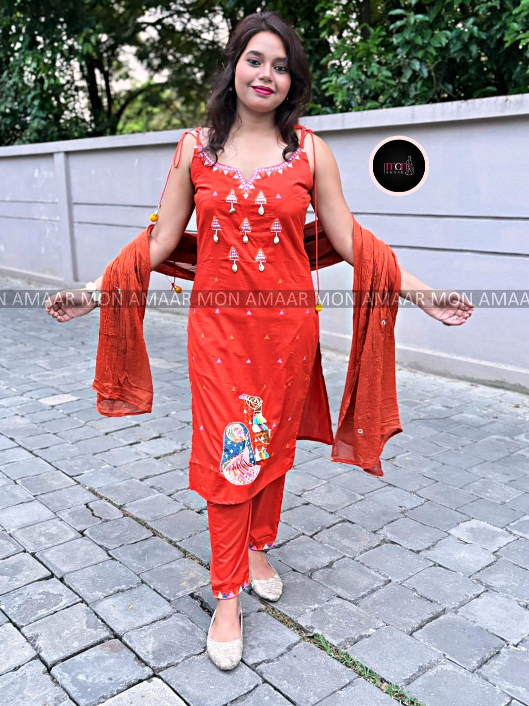 Queenly Aura - New Stylish Cotton Kurti Set