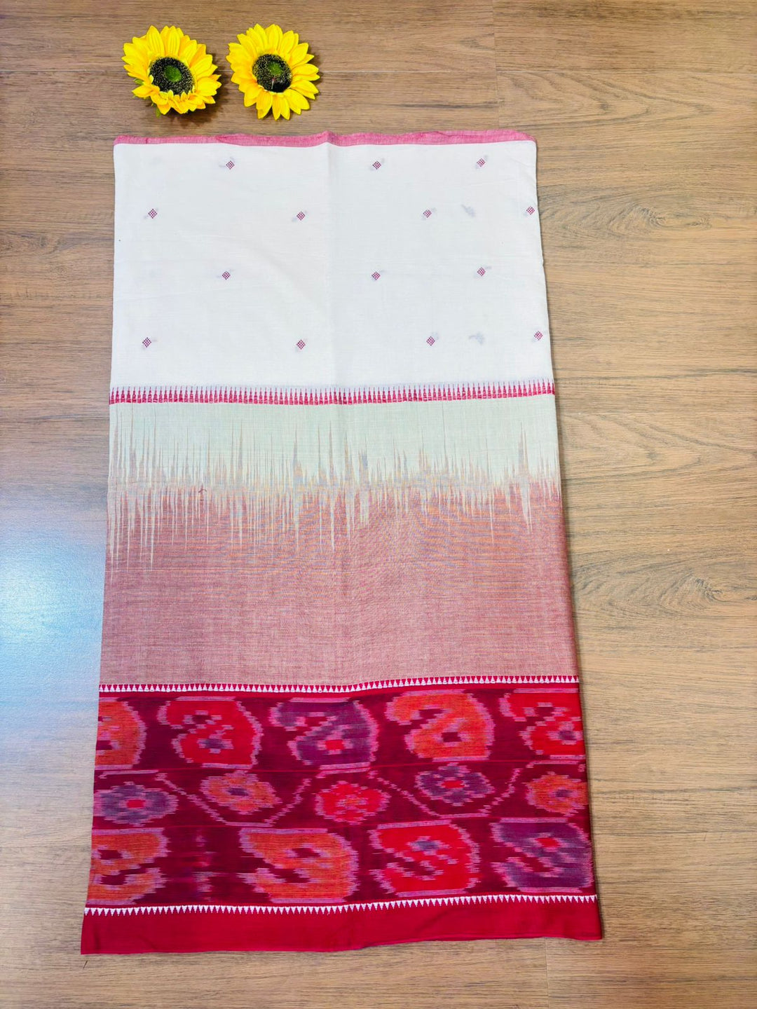 Ikatara - Dhonekhali Cotton Handloom Saree(Nabami)