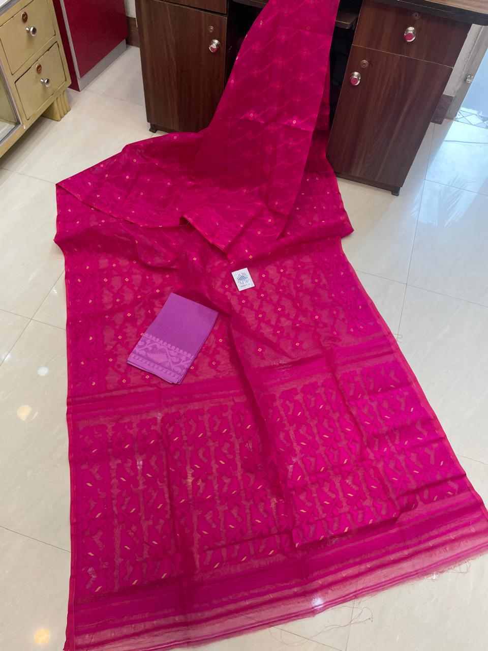 Taantika Karat Dhakai Jamdani Saree