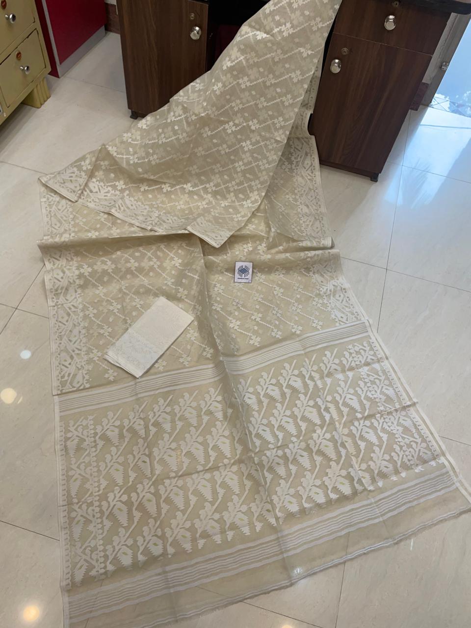 Taantika Karat Dhakai Jamdani Saree