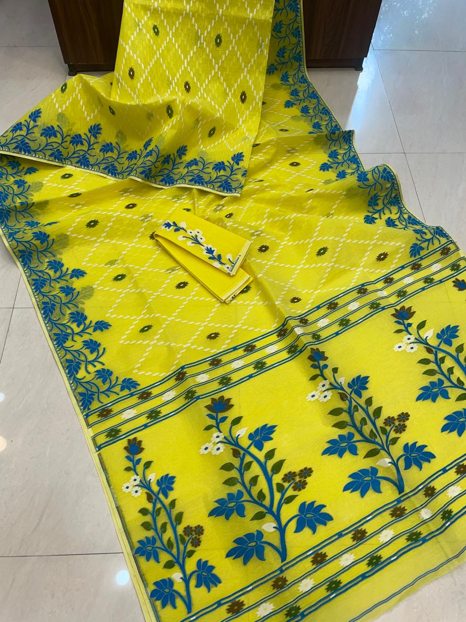 Kusumdola Dhakai Jamdani Saree