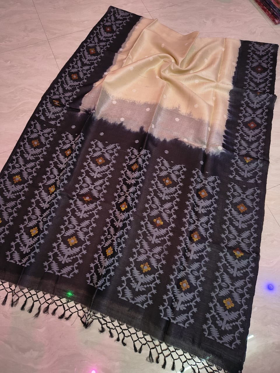 Hridayraagini Gachi Tussar Jamdani Saree