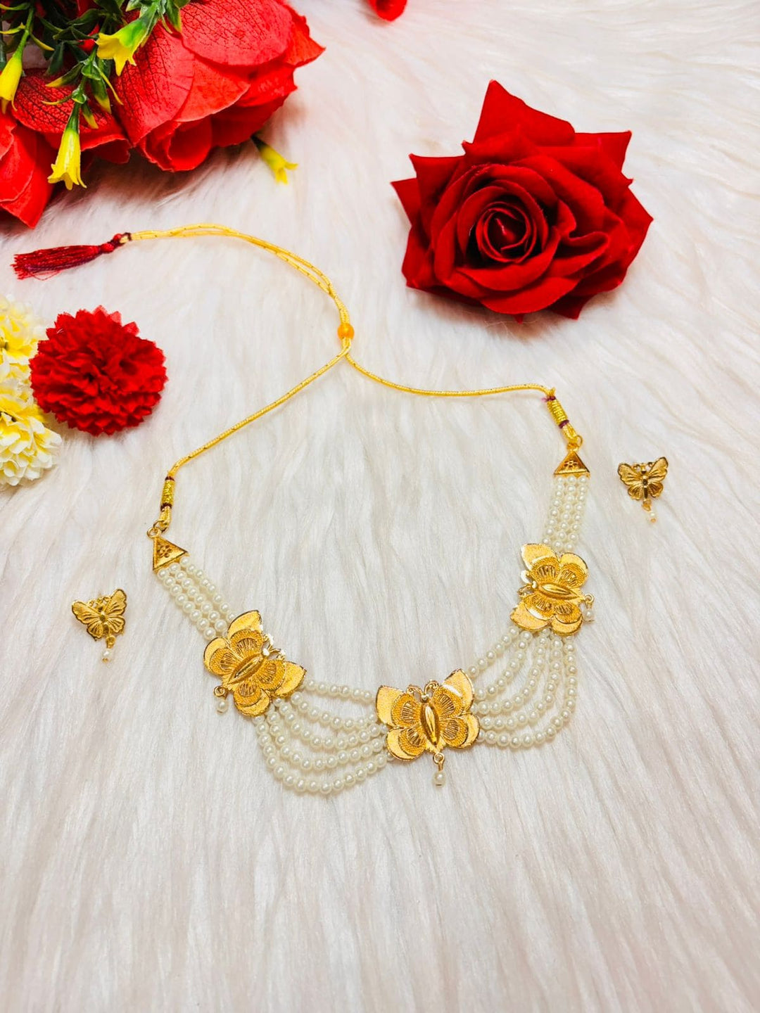 Sunehri Titli-Chocker Necklace set