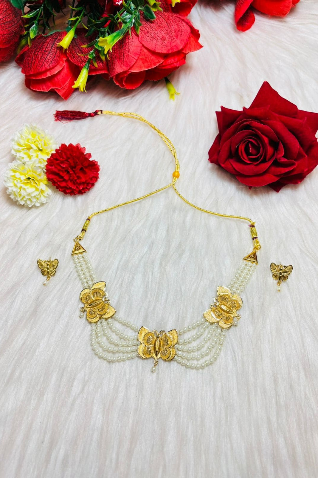 Sunehri Titli-Chocker Necklace set