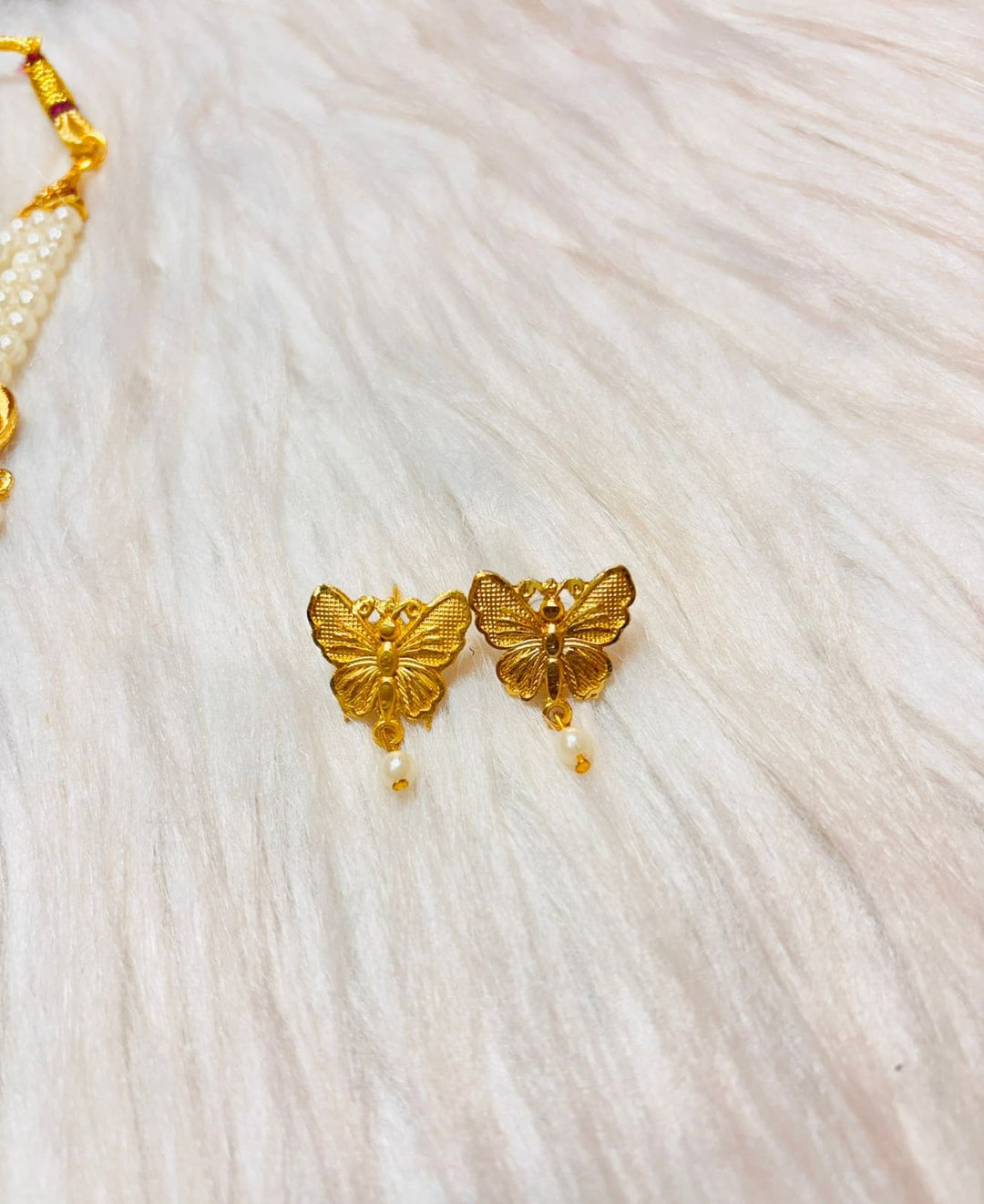 Sunehri Titli-Chocker Necklace set