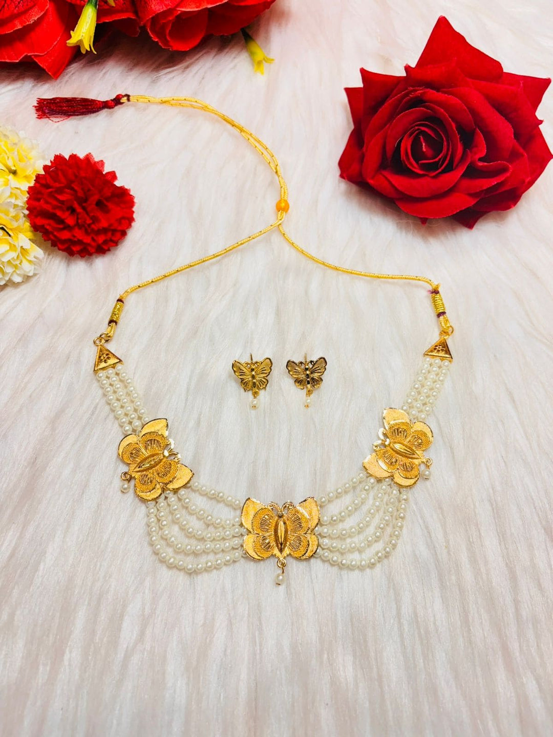 Sunehri Titli-Chocker Necklace set