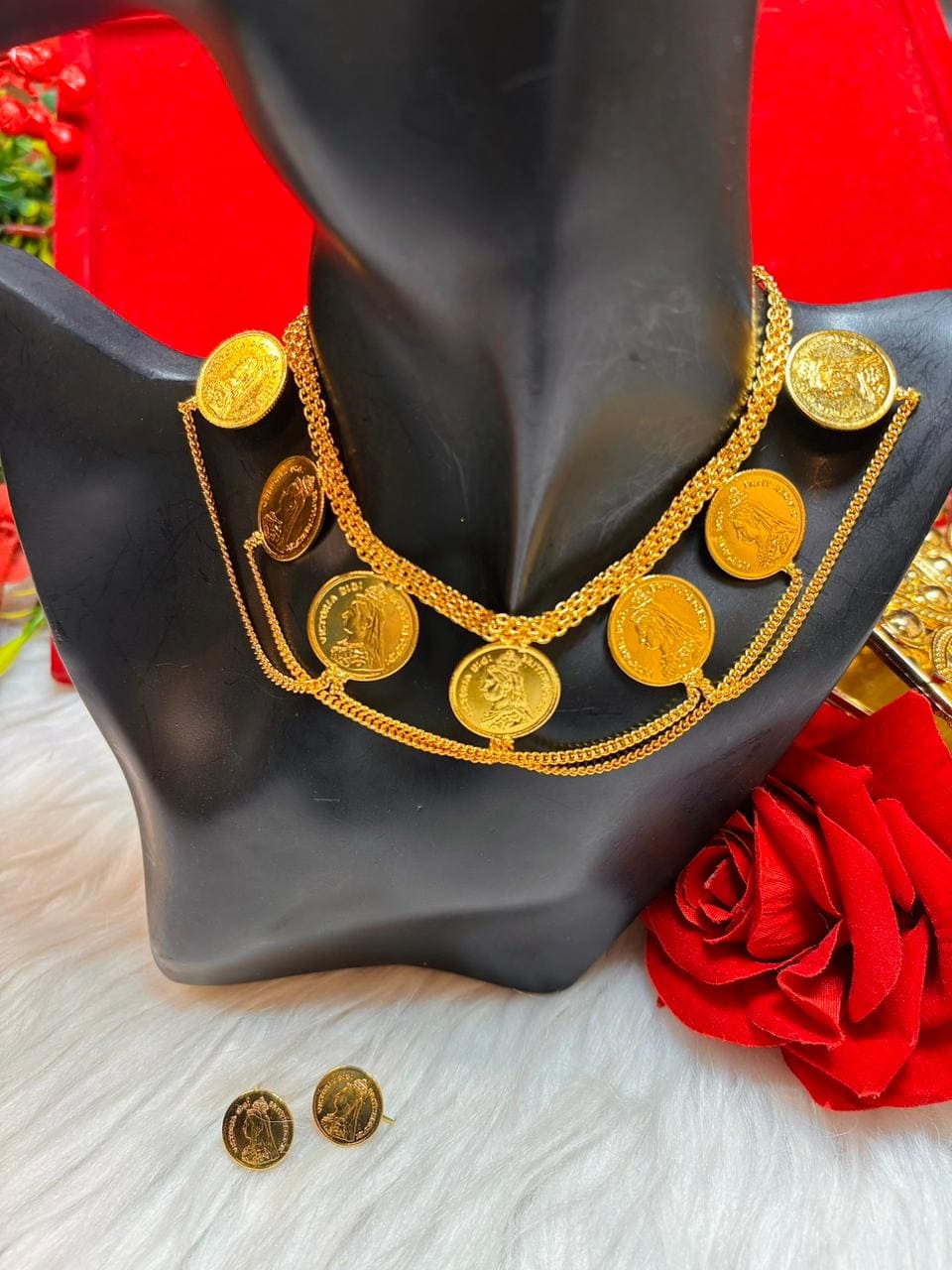 Stylish Gini Gold Plated Necklace Set