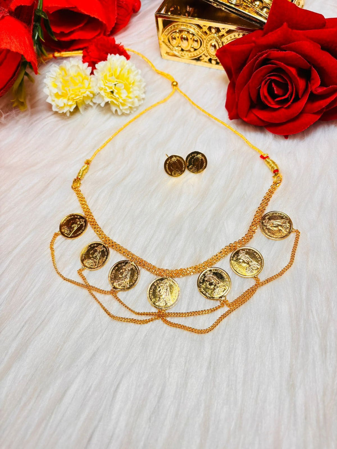 Stylish Gini Gold Plated Necklace Set