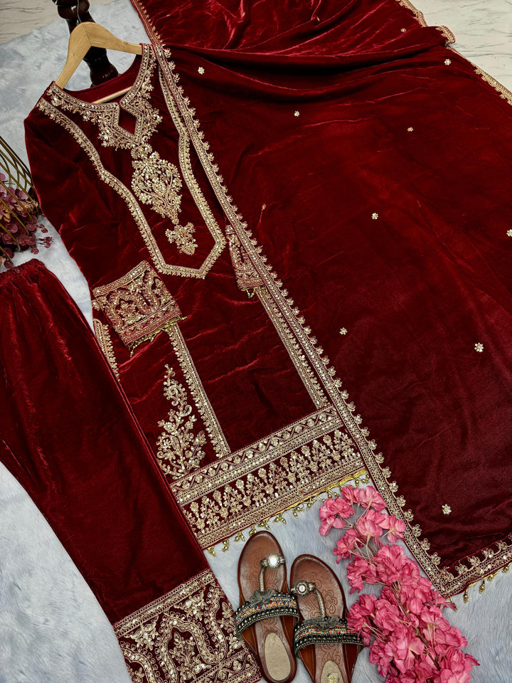 Mast Malang Velvet Suit Set