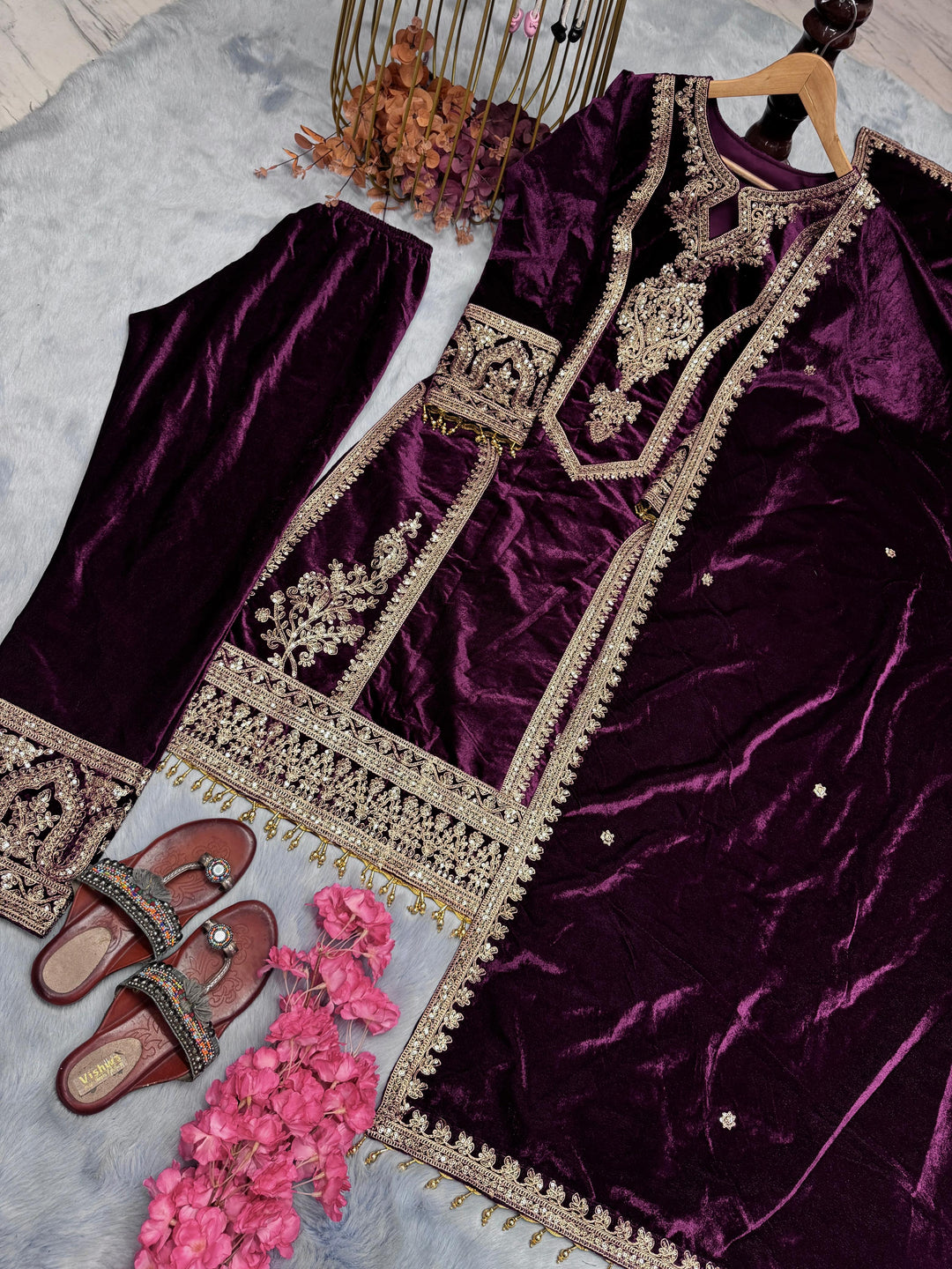 Mast Malang Velvet Suit Set