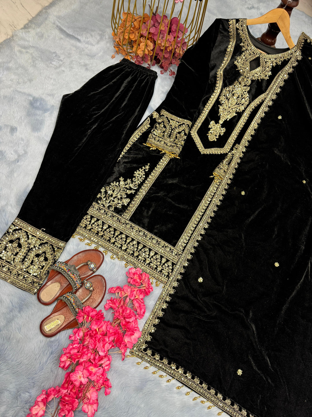 Mast Malang Velvet Suit Set