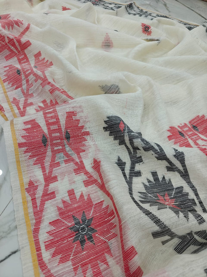 Actress Rani Mukherjee Inspired Matka Banarasi Silk Saree