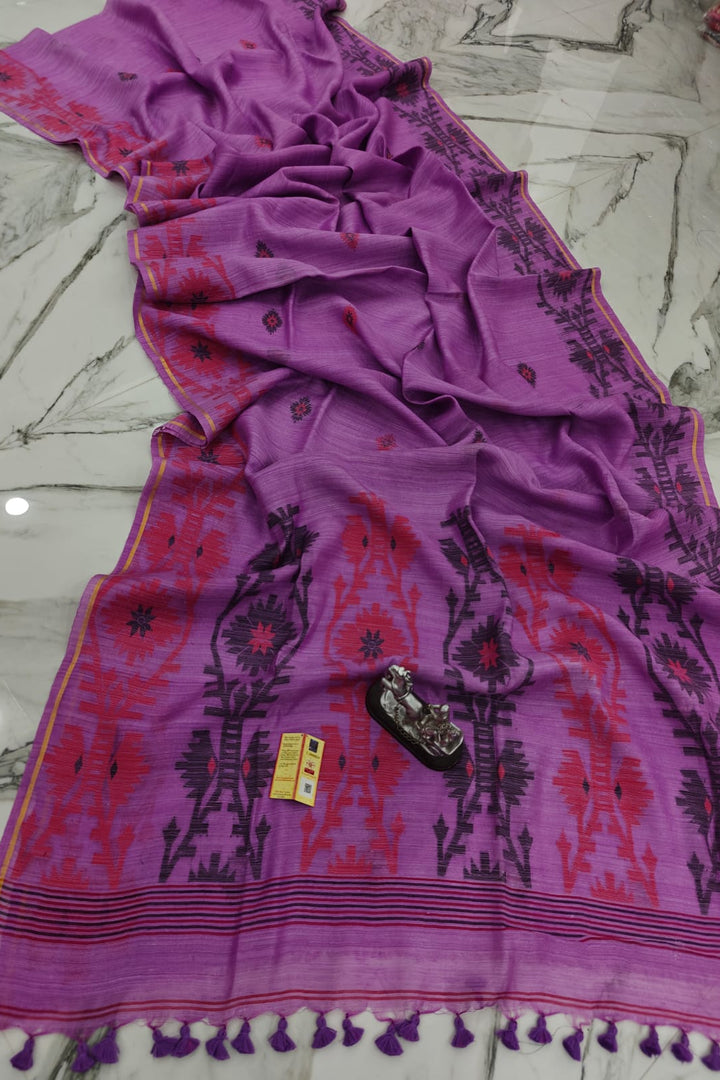 Actress Rani Mukherjee Inspired Matka Banarasi Silk Saree