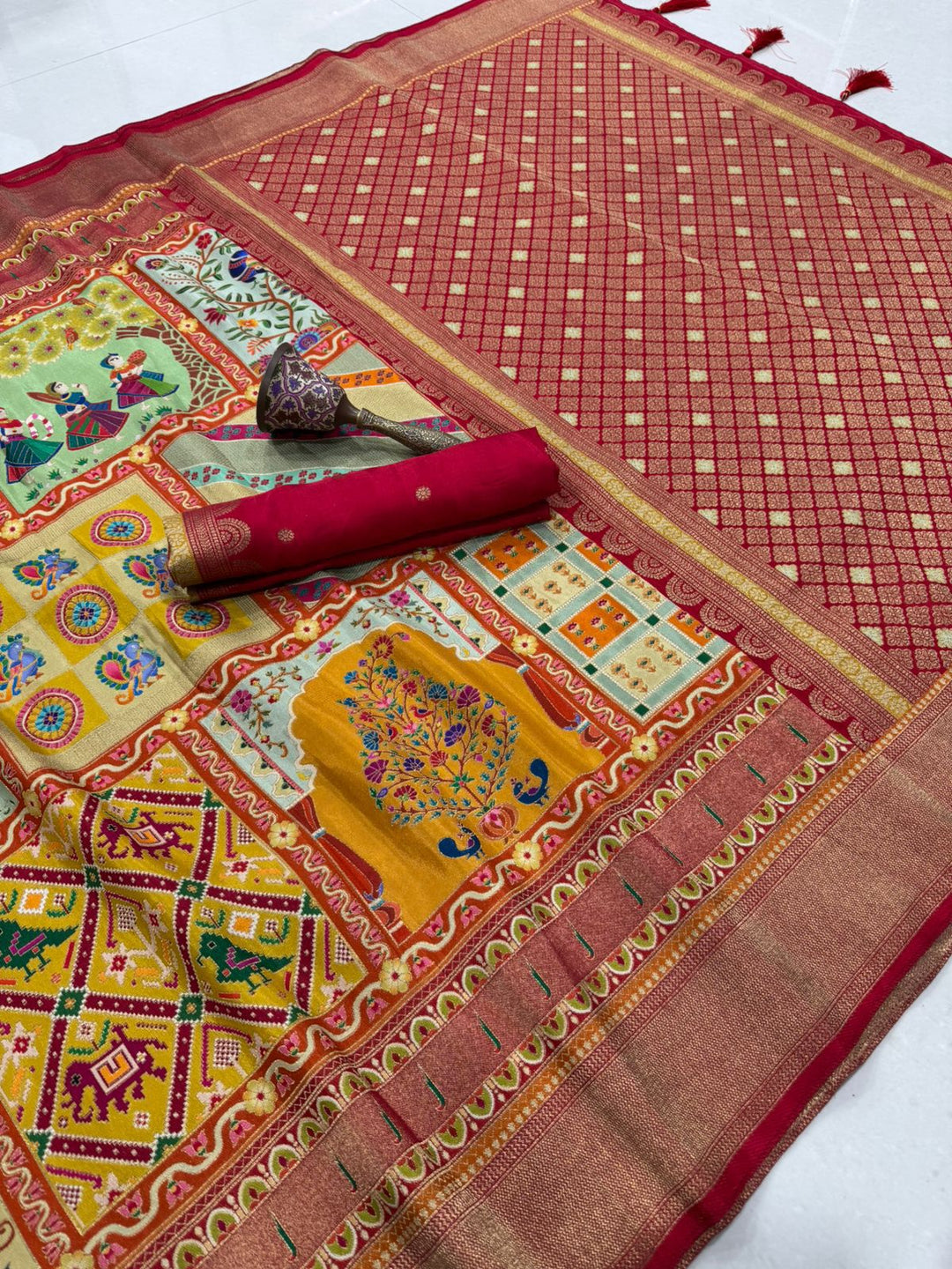 Elite Enigma Viscose Silk Saree