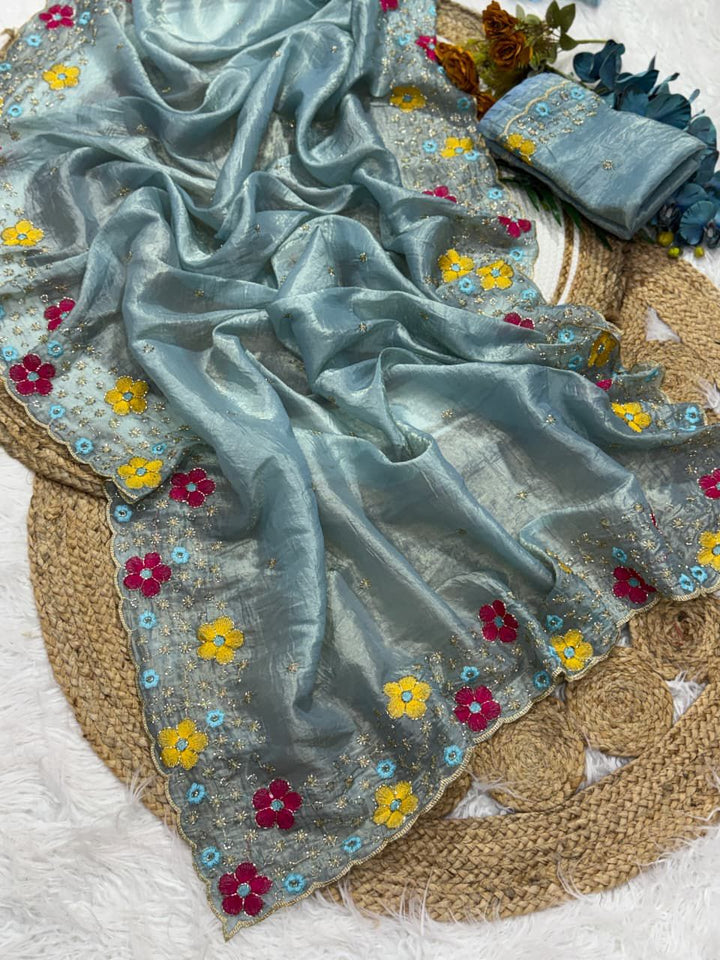 A Beautiful Gold Crush Silk Saree