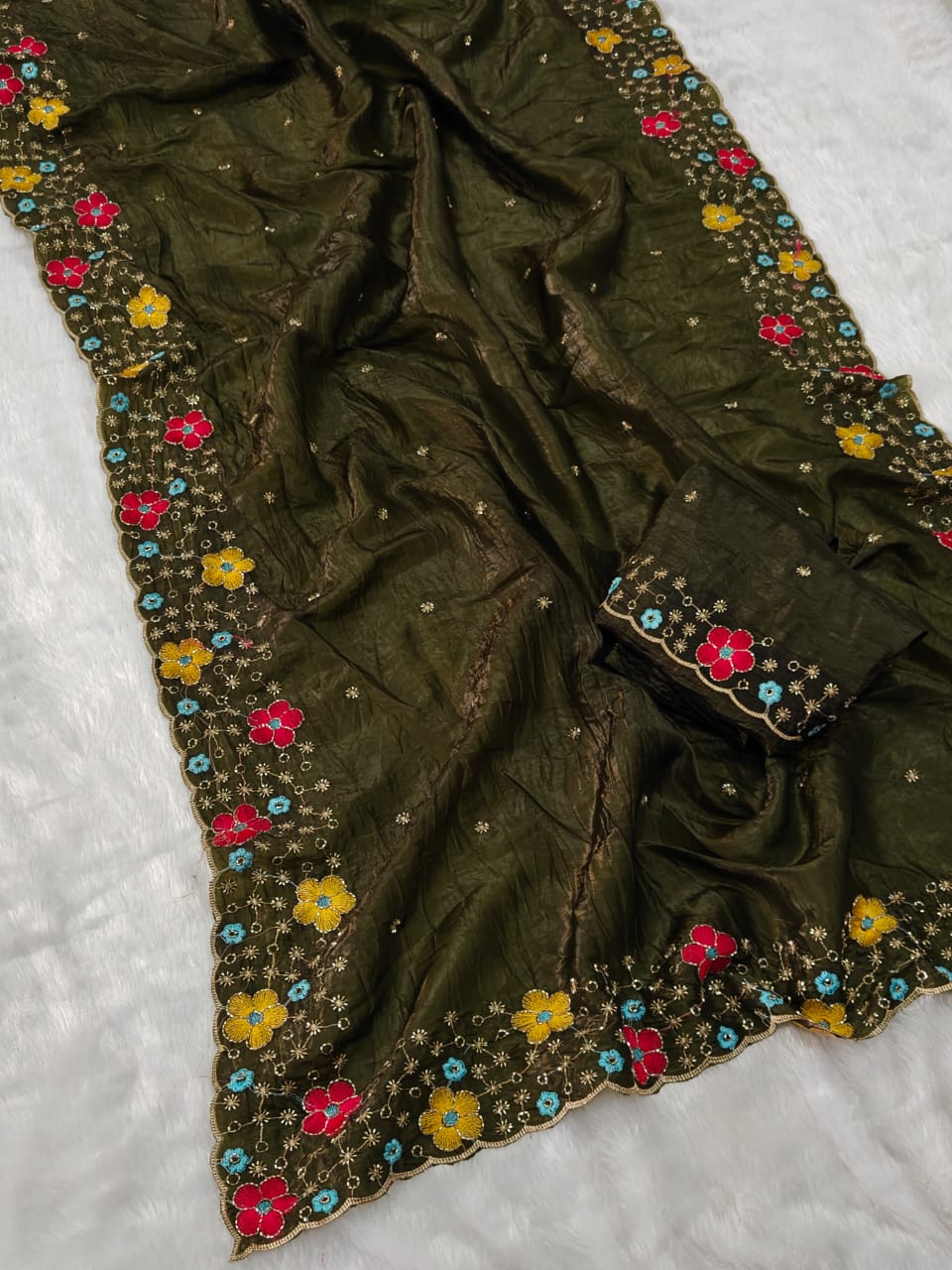 Dewlit Forest Gold Crush Silk Saree