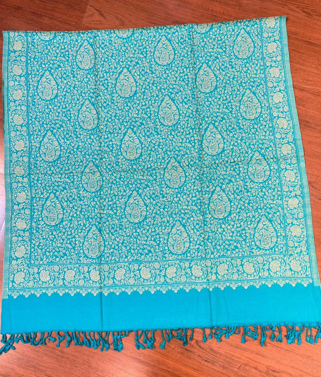 Darjeeling Vives- Women Shawl Collection