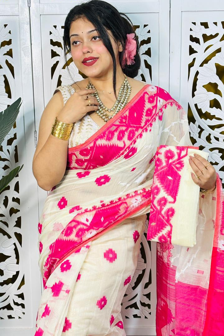 Taan Agni Dhakai Jamdani Saree