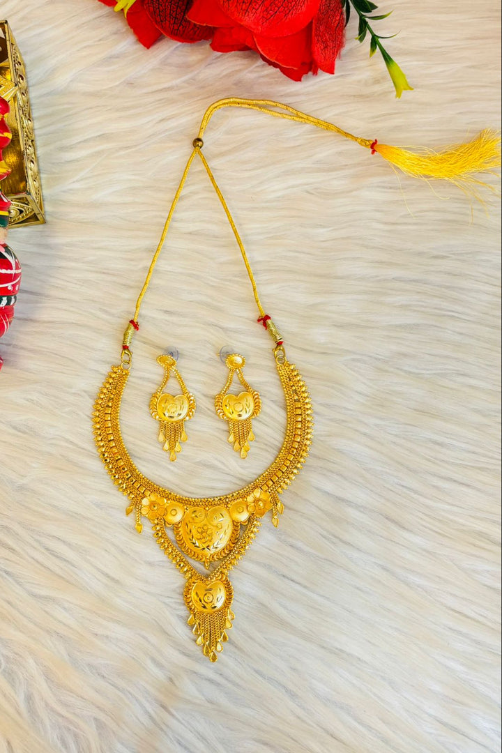 Shahika Necklace Set(Jewellery)
