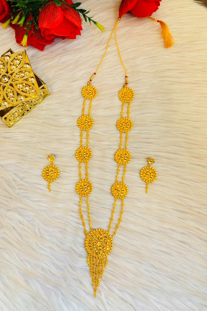 Rich In Look- Statement Necklace Set