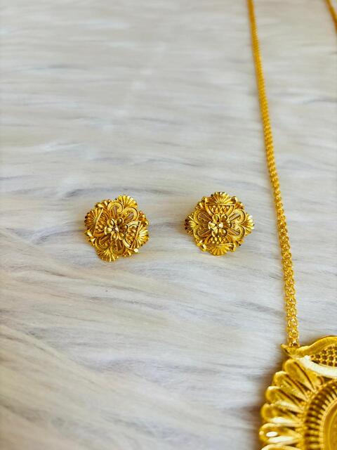 Kanaka Chakra-Gold Plated Tie Chain With Pendant Set