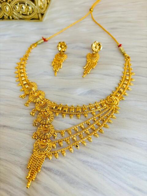 Swarna Glow- Necklace Set(Jewellery)
