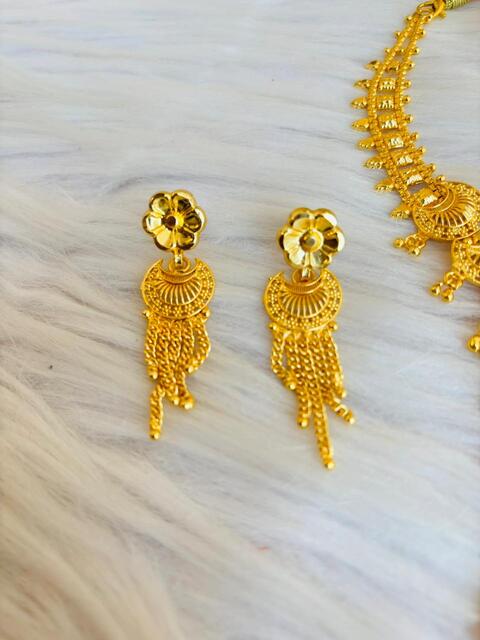 Swarna Glow- Necklace Set(Jewellery)