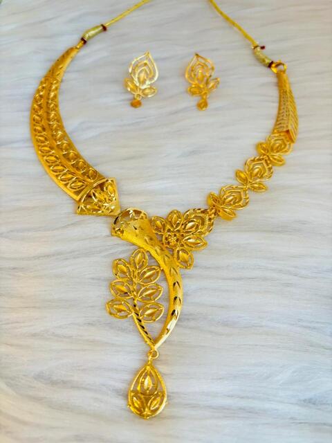Royal Leaf Elegance-Necklace Set