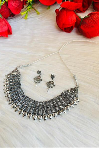 Nritya-Oxidized Necklace Set