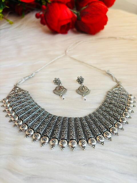 Nritya-Oxidized Necklace Set