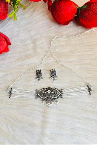 Chandrika - Pearl Oxidized Checker Set