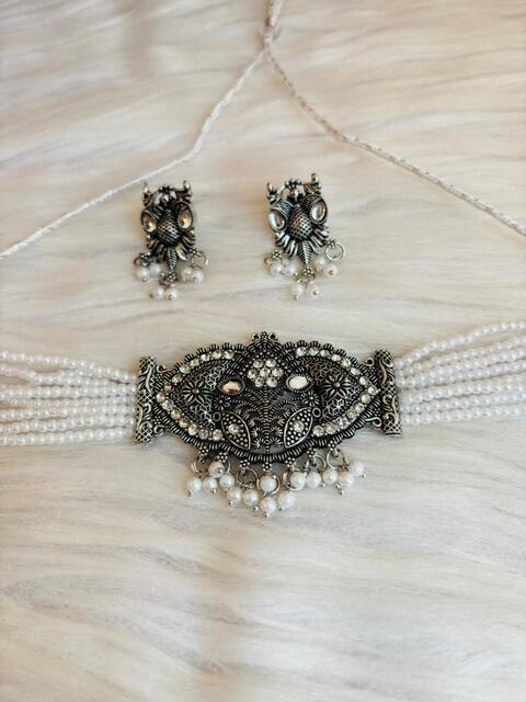 Chandrika - Pearl Oxidized Checker Set