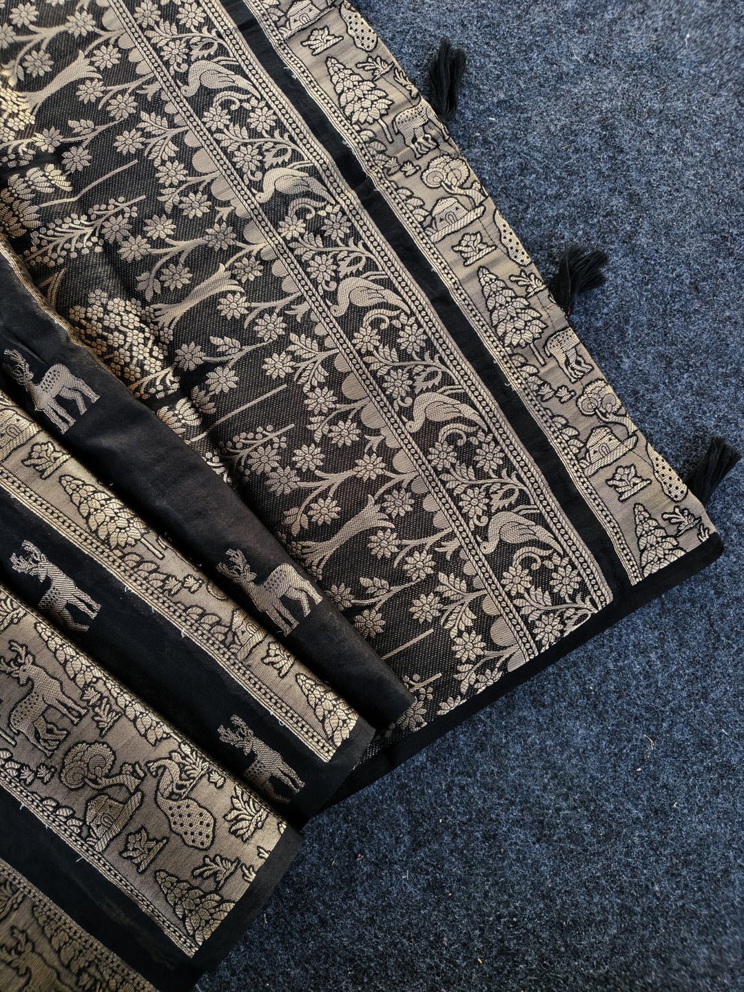 Floral tribute Designer Moonga Silk Saree