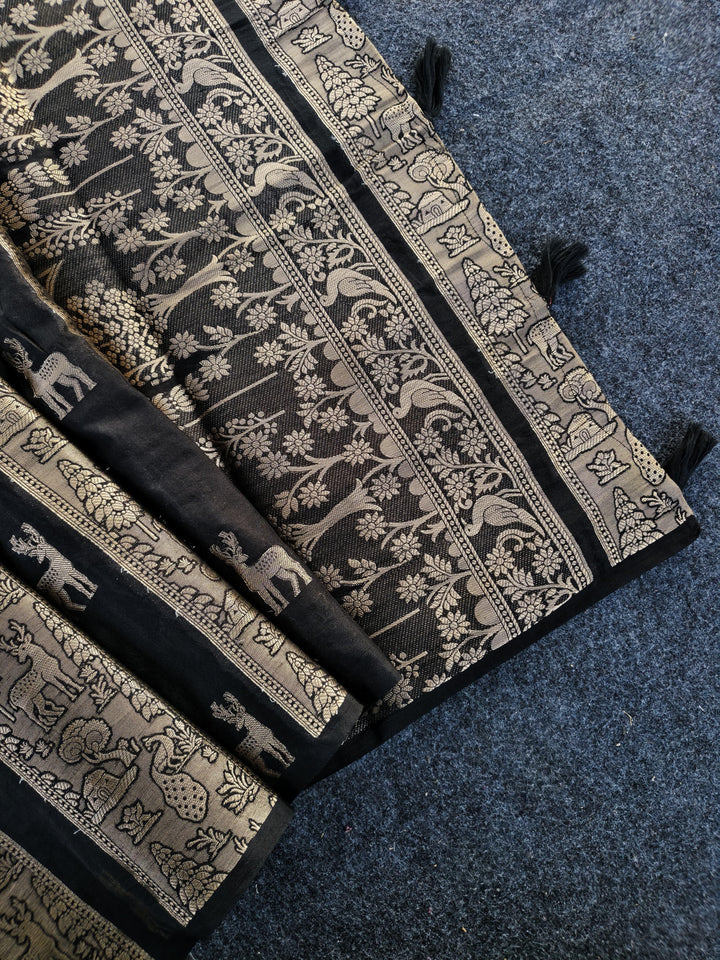 Floral tribute Designer Moonga Silk Saree