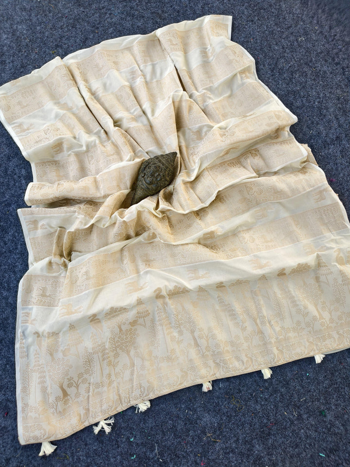 Floral tribute Designer Moonga Silk Saree